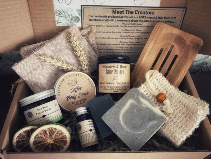 Luxury Shower & Body Hamper - Tea Tree, Cedarwood, Coffee, Charcoal
