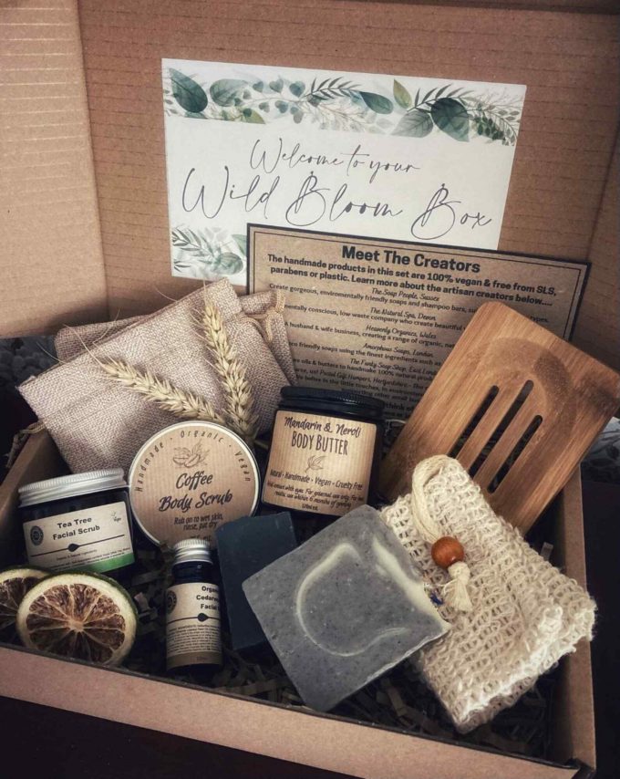 Luxury Shower & Body Hamper - Tea Tree, Cedarwood, Coffee, Charcoal