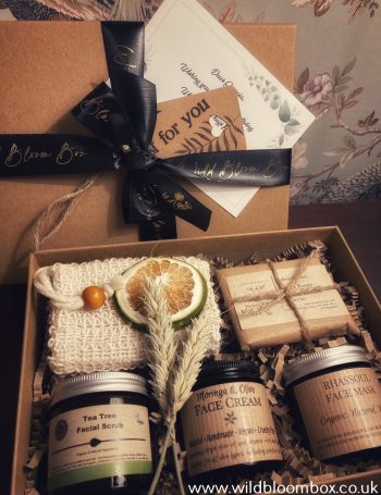 Home Facial Kit in Luxury Gift Box - For Oily/Combo Skin