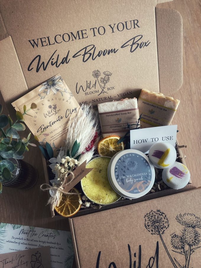 Fruity-floral Shower & Skincare Set